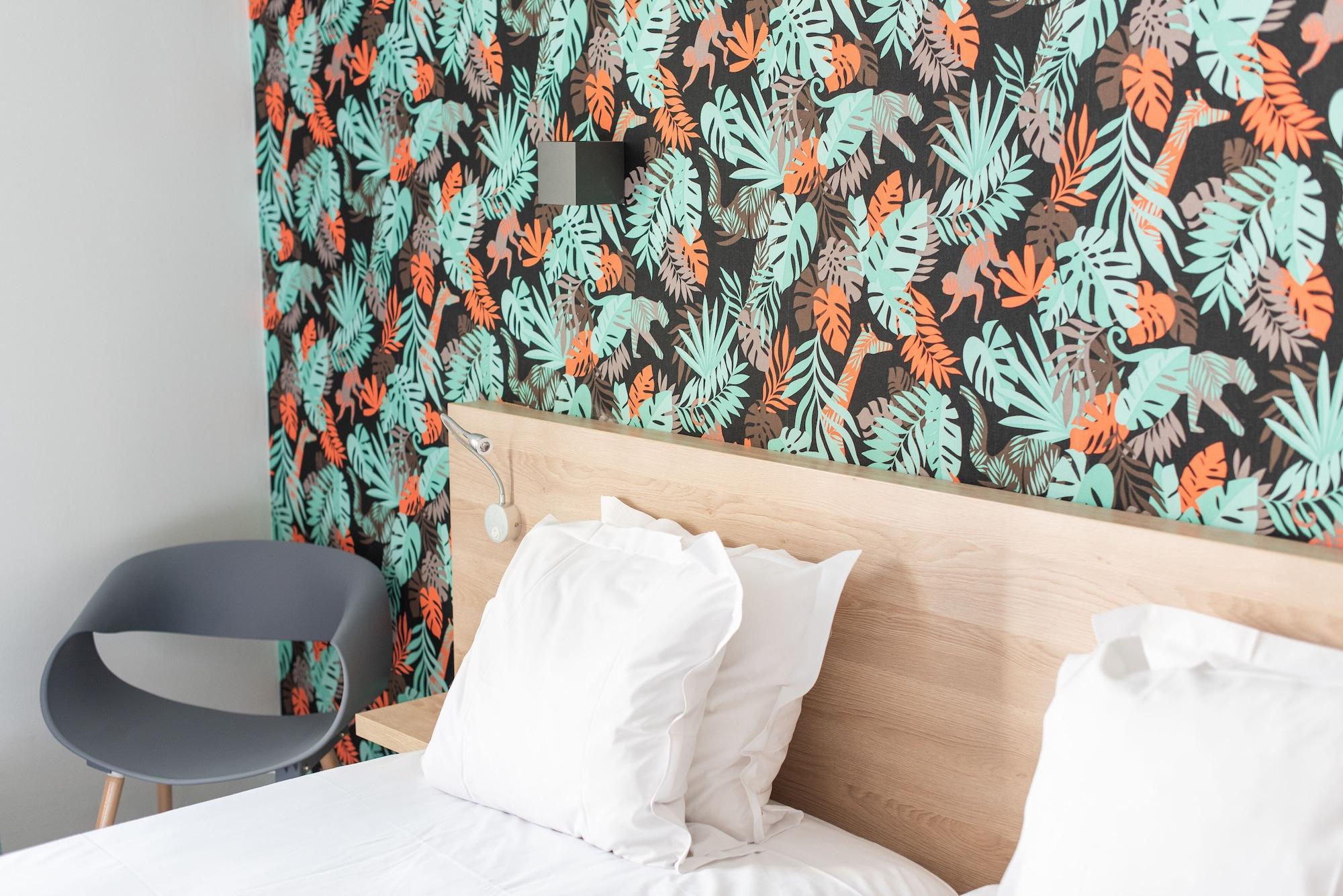 Aria Hotel 3*